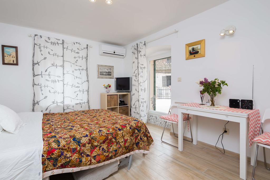 Phoenix Studio Apartment Split Exterior photo