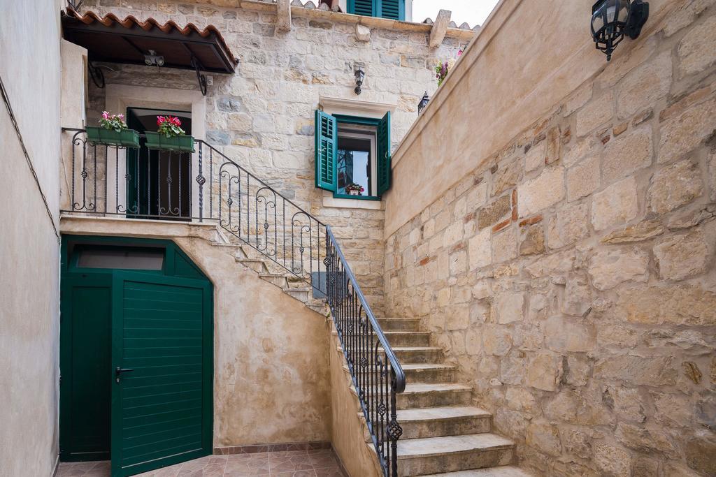 Phoenix Studio Apartment Split Exterior photo